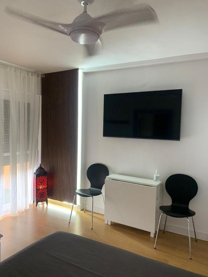 Sweet Home Benalmadena, Estudio Con Vistas Al Mar Y Excelente Conexion Wifi, Para No Fumadores, Con Piscinas, Sea Views, With Swimming Pools, Completely Renovated, Ideal For Older People, Bright With Morning Sun, No Smoking Ngoại thất bức ảnh