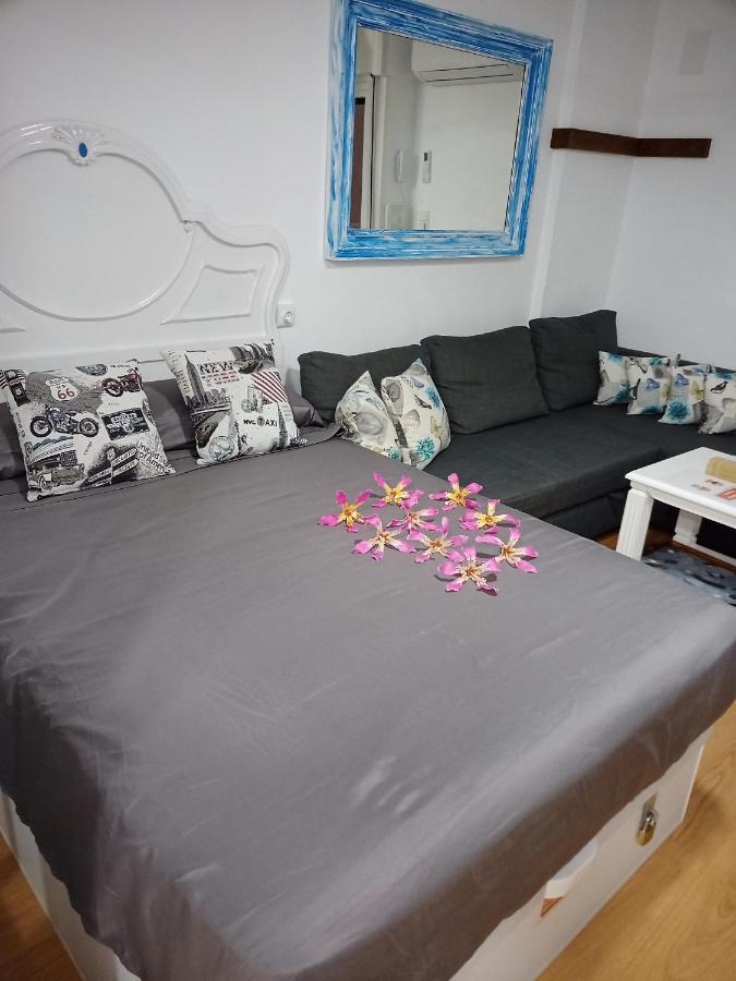Sweet Home Benalmadena, Estudio Con Vistas Al Mar Y Excelente Conexion Wifi, Para No Fumadores, Con Piscinas, Sea Views, With Swimming Pools, Completely Renovated, Ideal For Older People, Bright With Morning Sun, No Smoking Ngoại thất bức ảnh