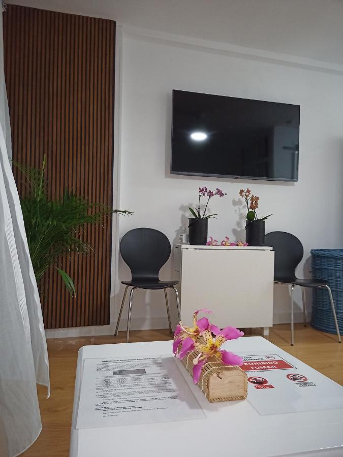 Sweet Home Benalmadena, Estudio Con Vistas Al Mar Y Excelente Conexion Wifi, Para No Fumadores, Con Piscinas, Sea Views, With Swimming Pools, Completely Renovated, Ideal For Older People, Bright With Morning Sun, No Smoking Ngoại thất bức ảnh